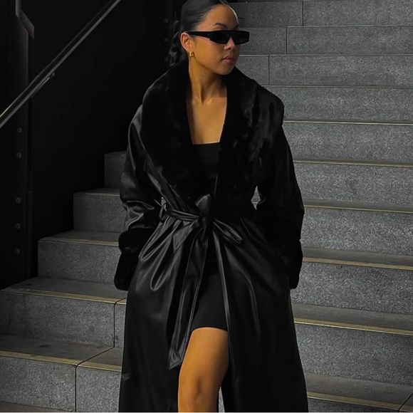 Meshki Rebekah Oversized Pu Trench Coat With Fur Trim Black